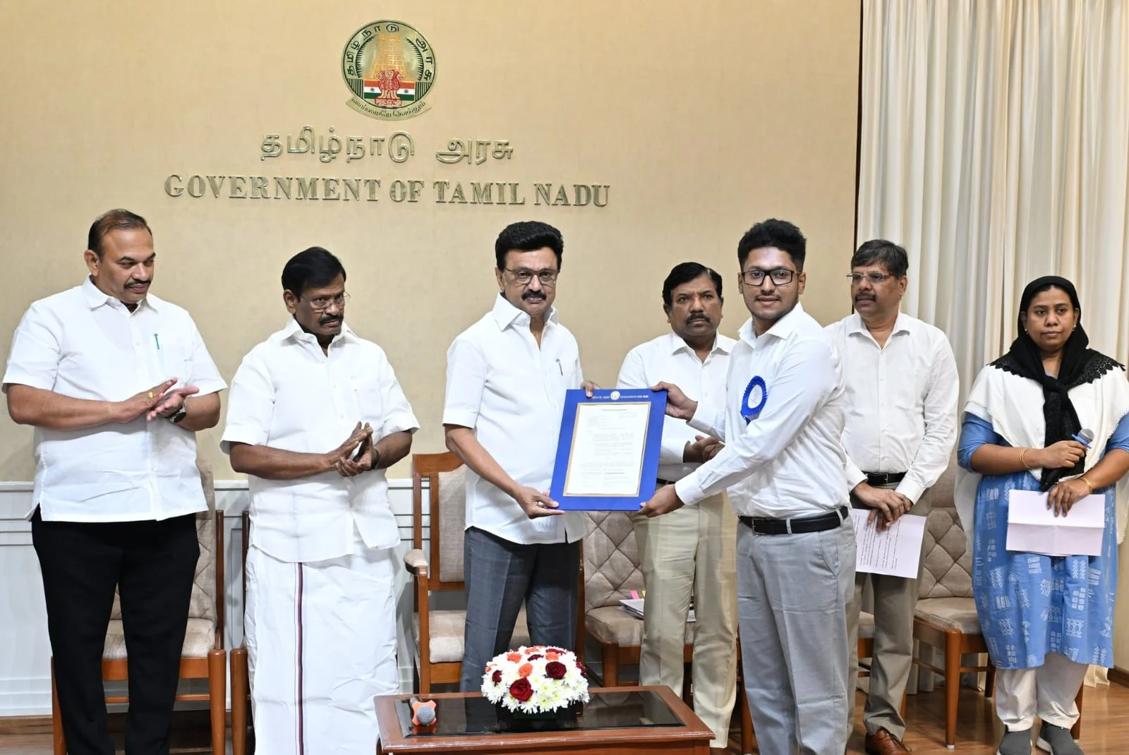 Muhammed Suhail receiving the Tamil Nadu Chief Minister Scholar recognition